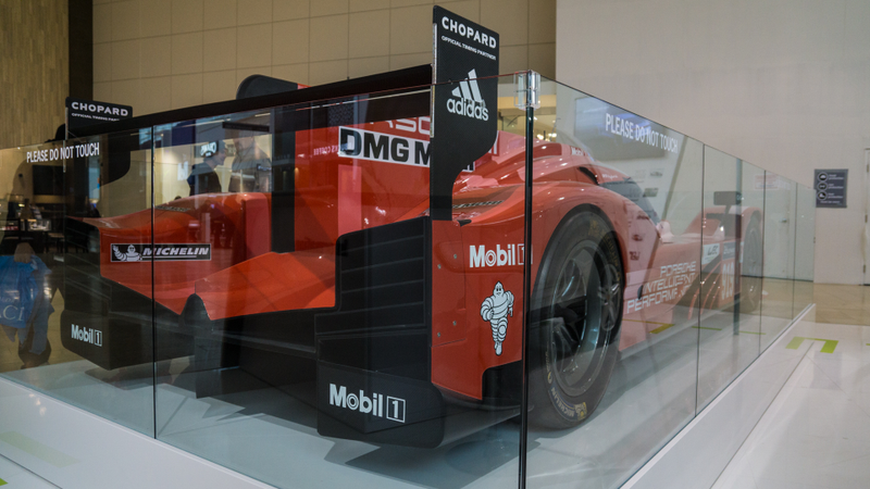 Illustration for article titled The Time Porsche Parked a 919 Inside a Mall